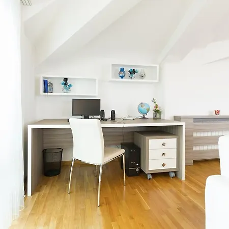 Hotel Garni Nevski 4*
